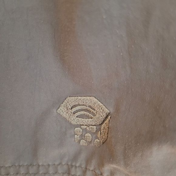 Mountain Hardwear Cargo Hiking Shorts - a - Picture 5 of 5